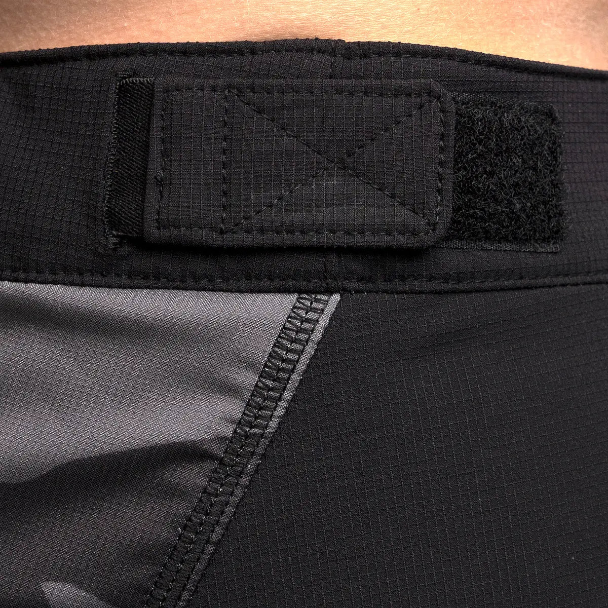 Youth Crossline 2.0 Short - Black/Camo