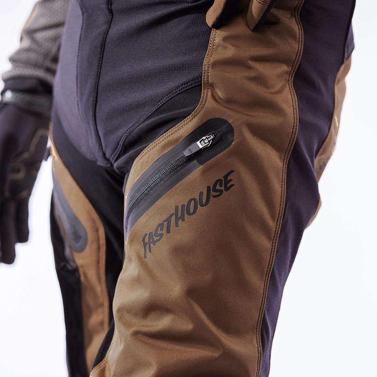 Off-Road Bronx Pant, Black/Camel