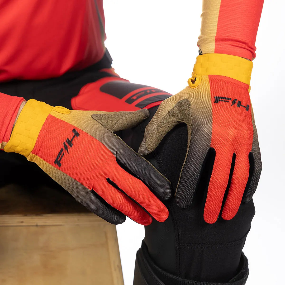 Vapor React Glove, Racing Red/Black