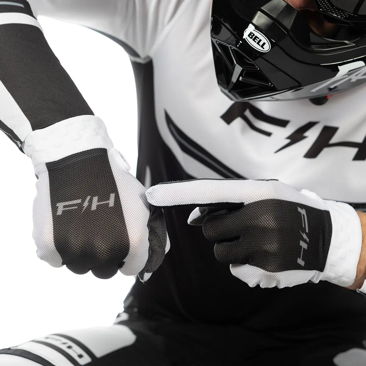 Vapor React Glove, White/Black
