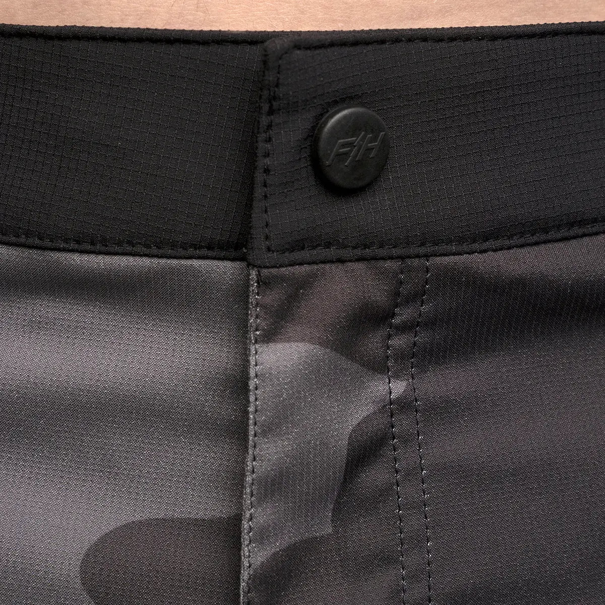 Youth Crossline 2.0 Short - Black/Camo