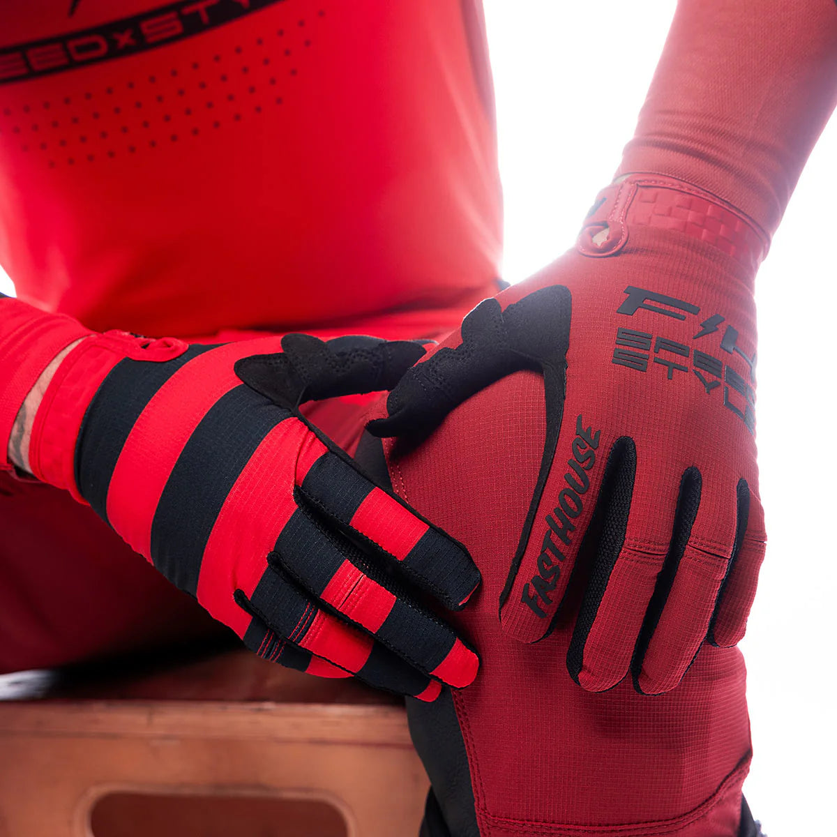 Elrod Ether Glove - Red/Jester Red