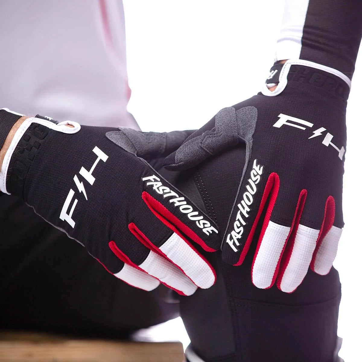 Grindhouse Pro Apex Glove, Black/White